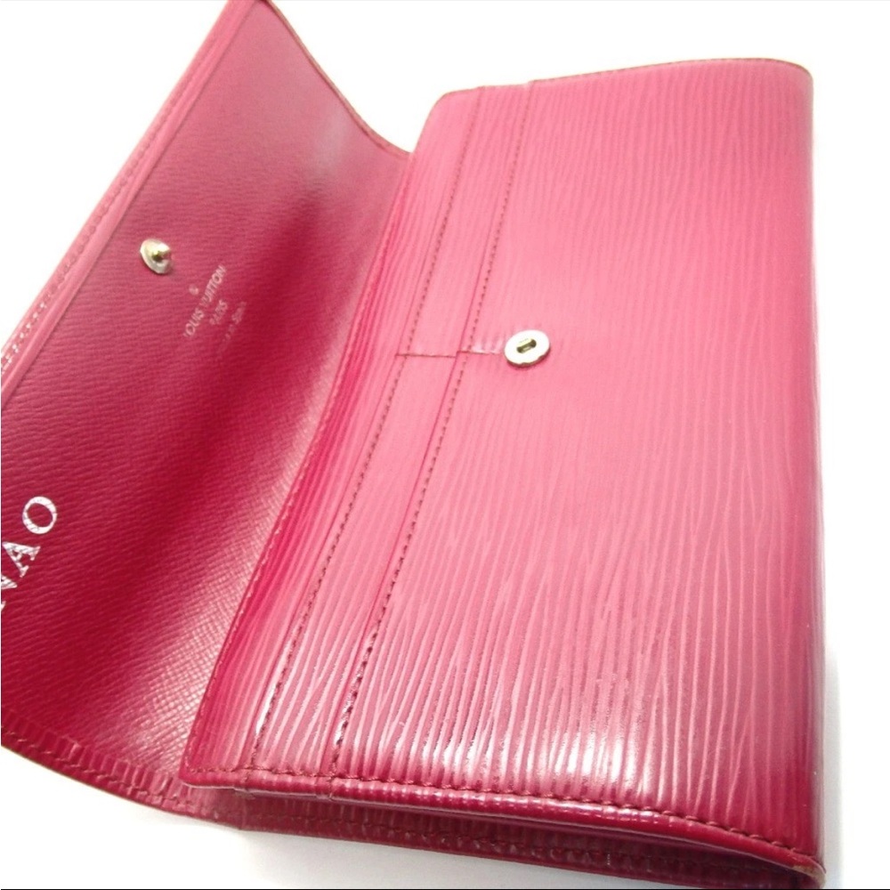Louis Vuitton Vibrant Red Clutch - Picture 3 of 10
